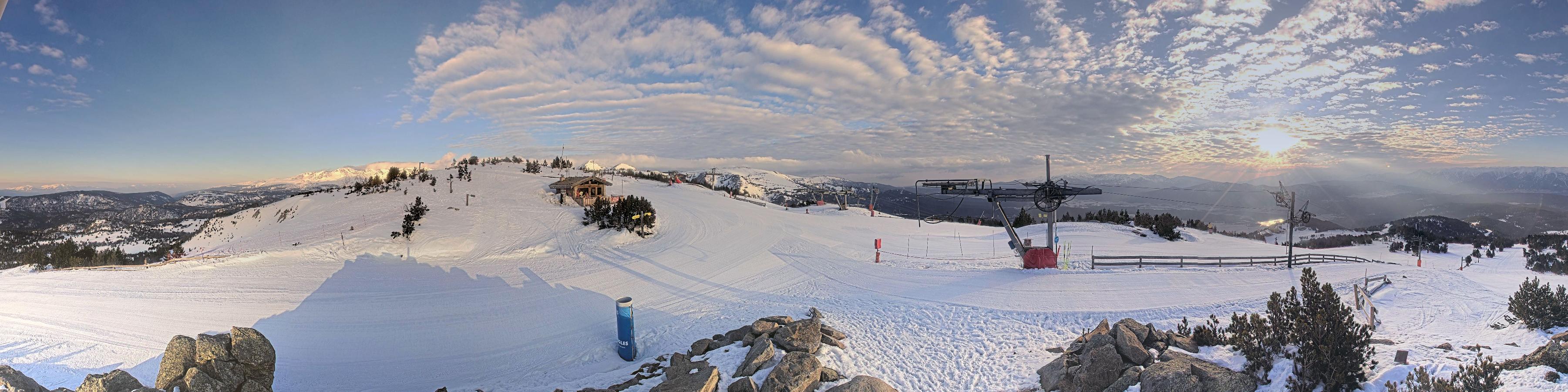 Webcam Les Angles: Vue Panoramique