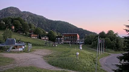 Les Monts d Olmes: Pradeilles (montsdolmes.com)