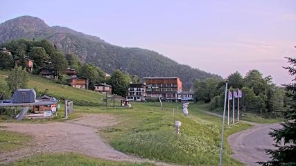 Les Monts d Olmes: Pradeilles (montsdolmes.com)