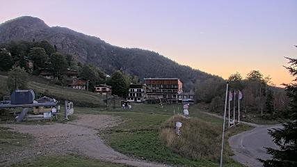 Les Monts d Olmes: Pradeilles (montsdolmes.com)