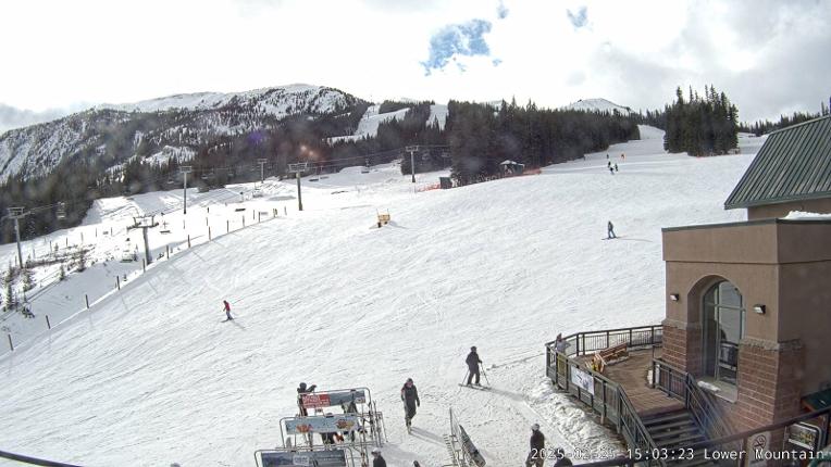 Webcam Marmot Basin: Lower Mountain One