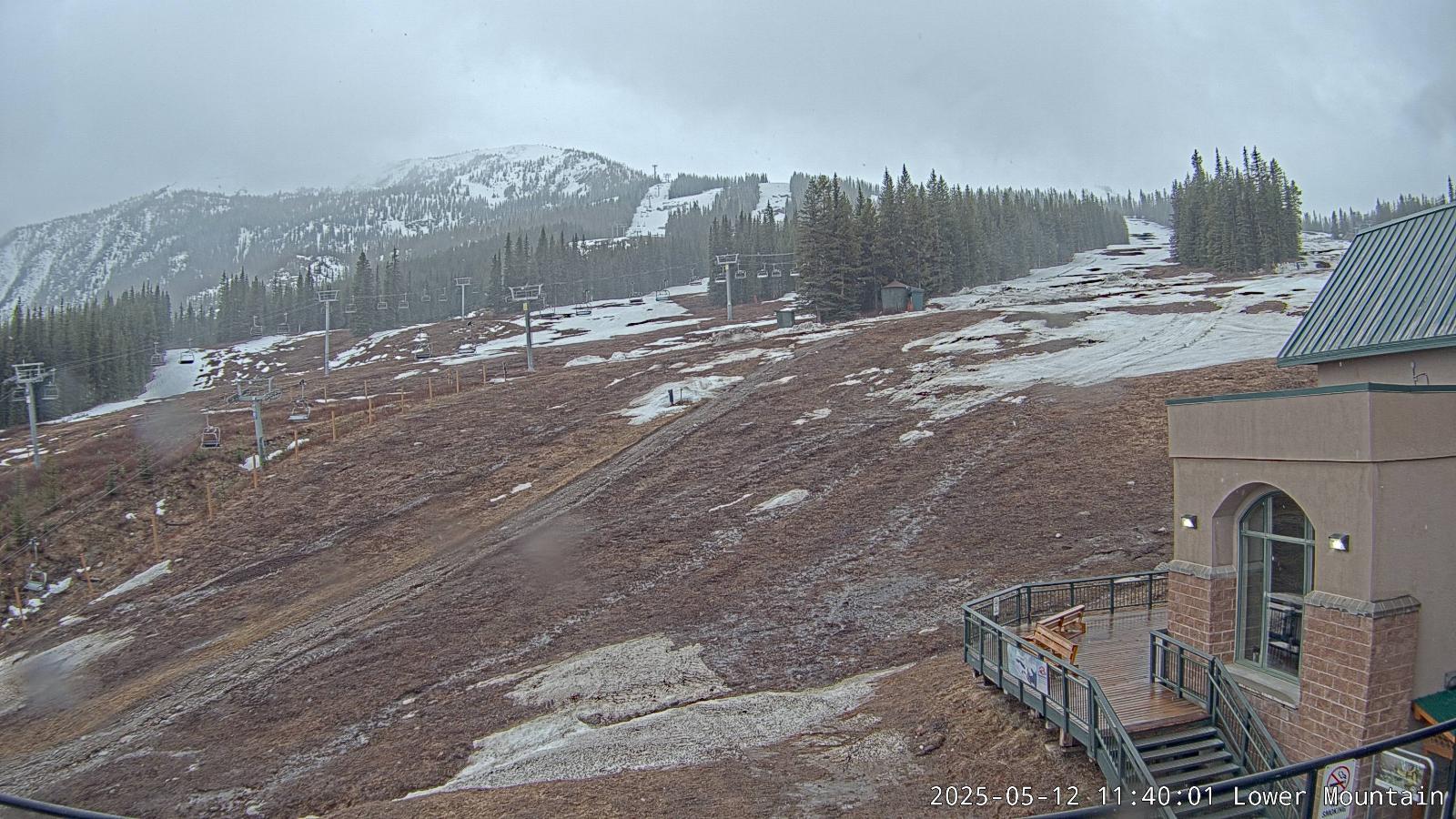 Webcam Marmot Basin: Lower Mountain One