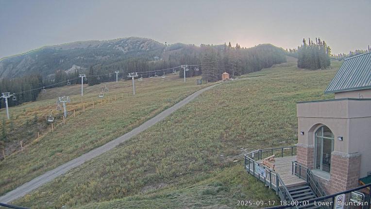 Webcam Marmot Basin: Lower Mountain One