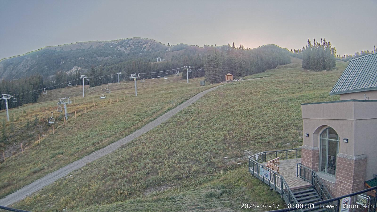 Webcam Marmot Basin: Lower Mountain One