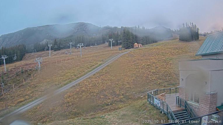 Webcam Marmot Basin: Lower Mountain One