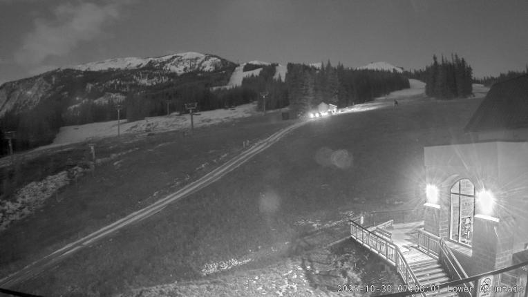 Webcam Marmot Basin: Lower Mountain One
