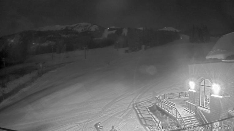 Webcam Marmot Basin: Lower Mountain One