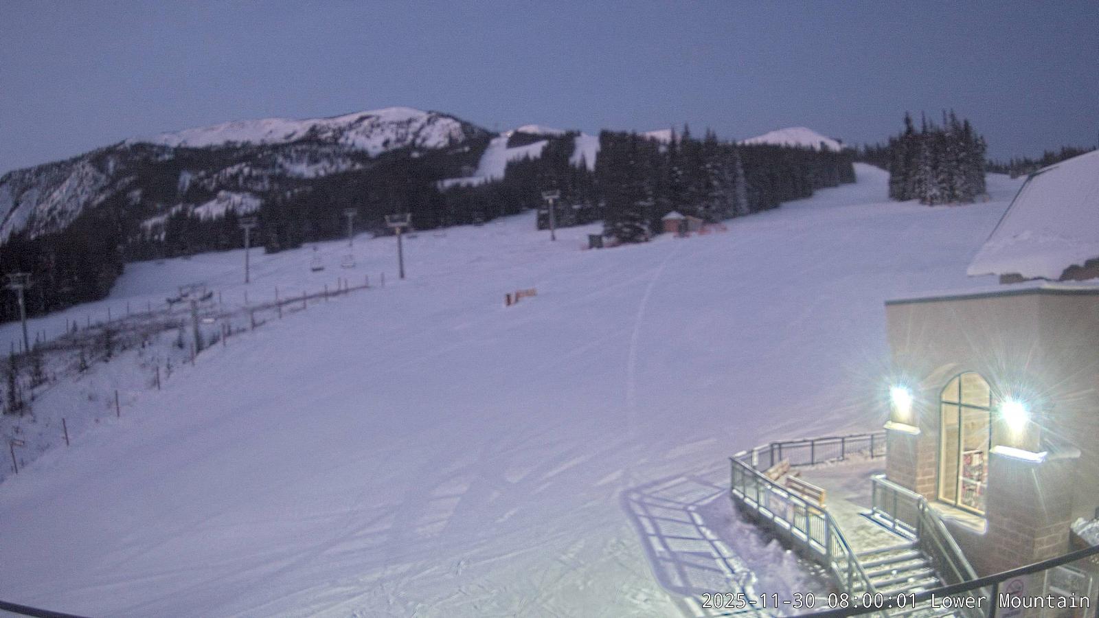 Webcam Marmot Basin: Lower Mountain One