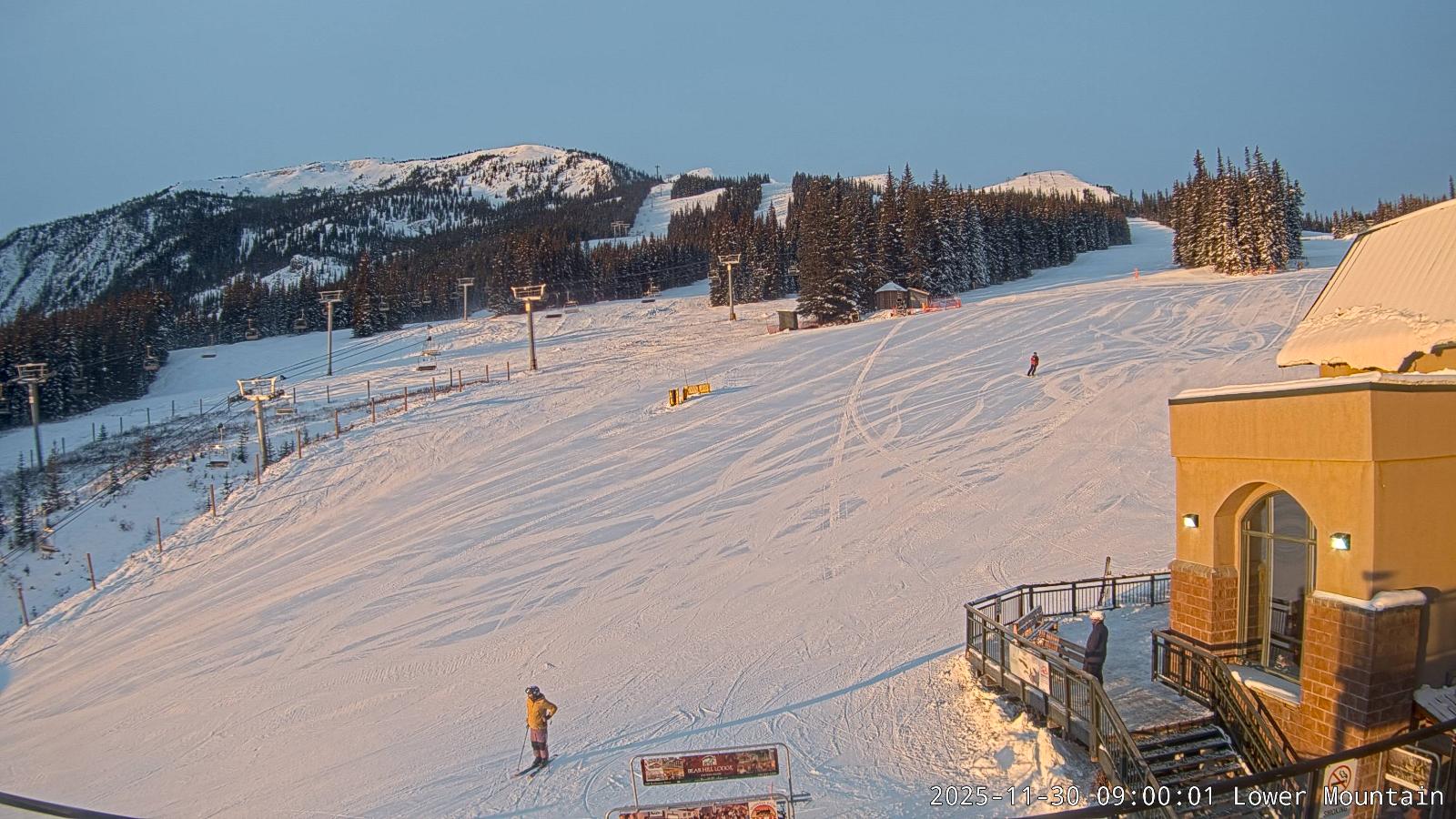 Webcam Marmot Basin: Lower Mountain One