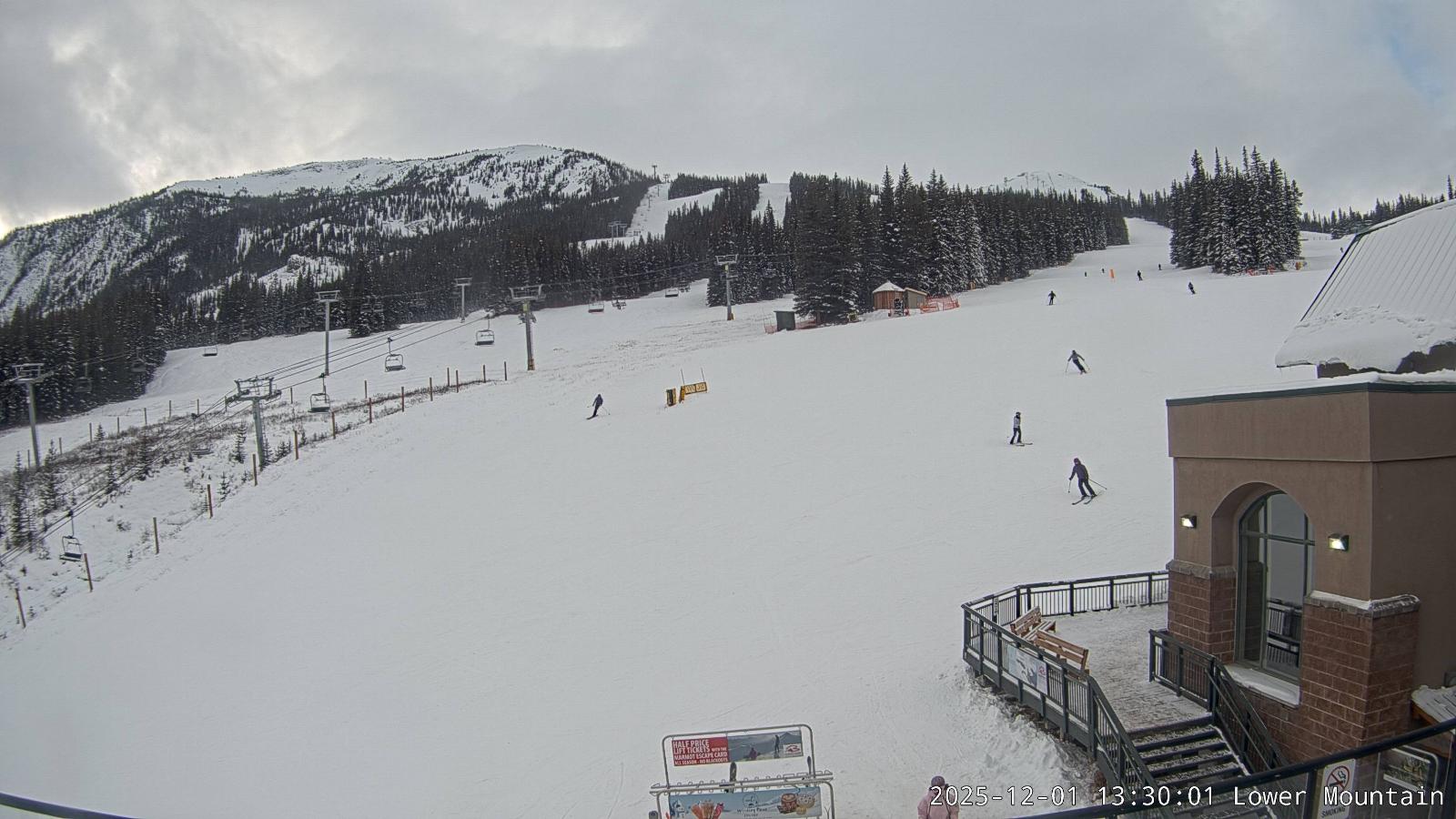 Webcam Marmot Basin: Lower Mountain One