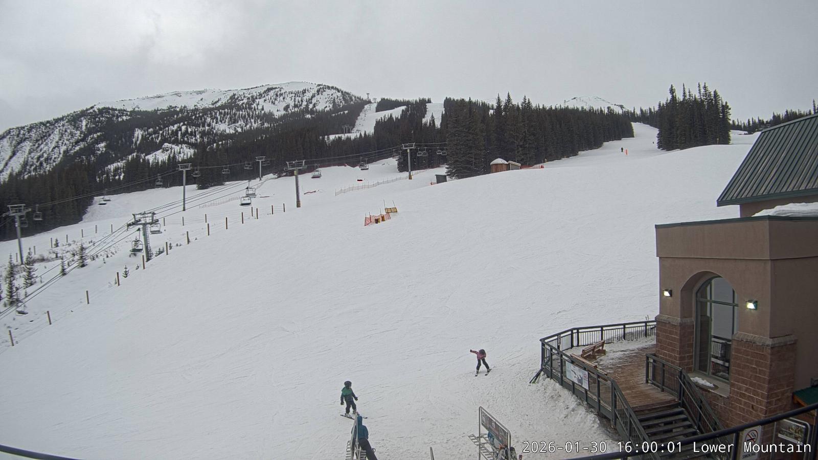 Webcam Marmot Basin: Lower Mountain One