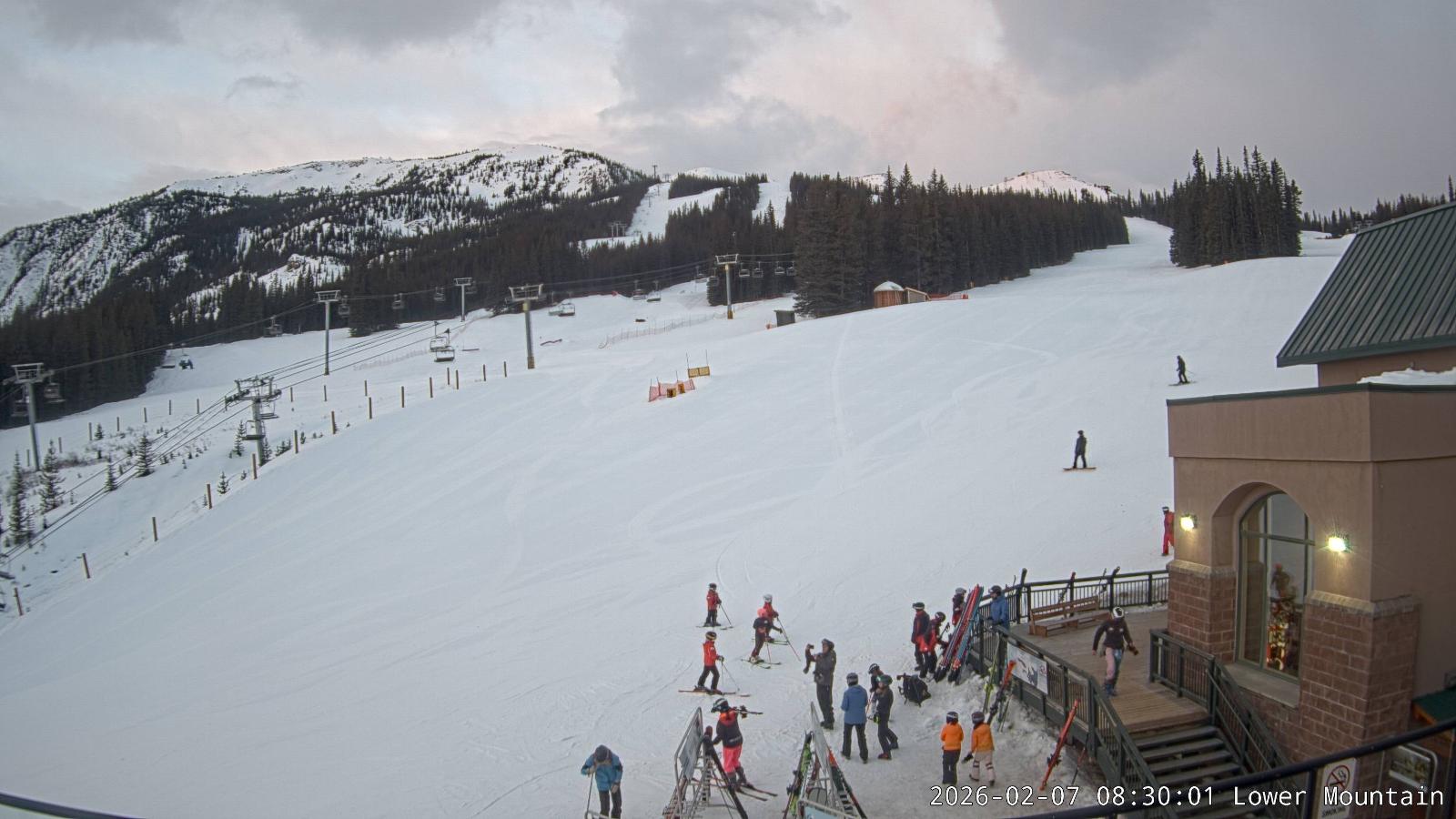 Webcam Marmot Basin: Lower Mountain One