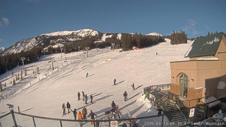 Webcam Marmot Basin: Lower Mountain One
