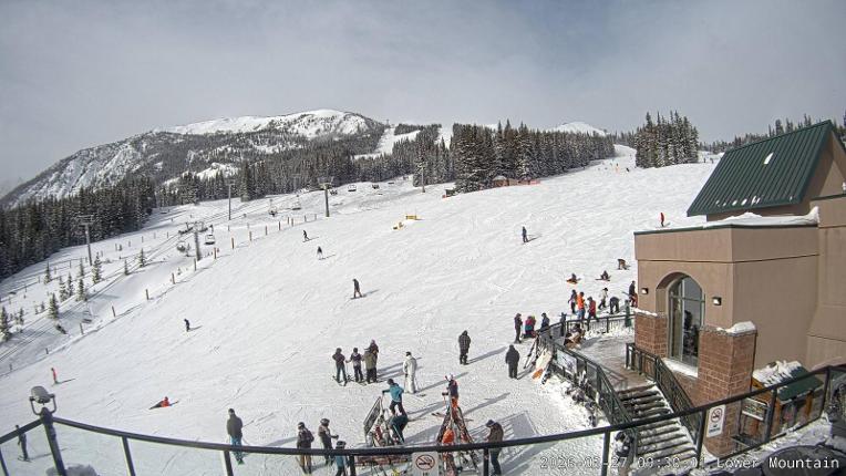 Webcam Marmot Basin: Lower Mountain One