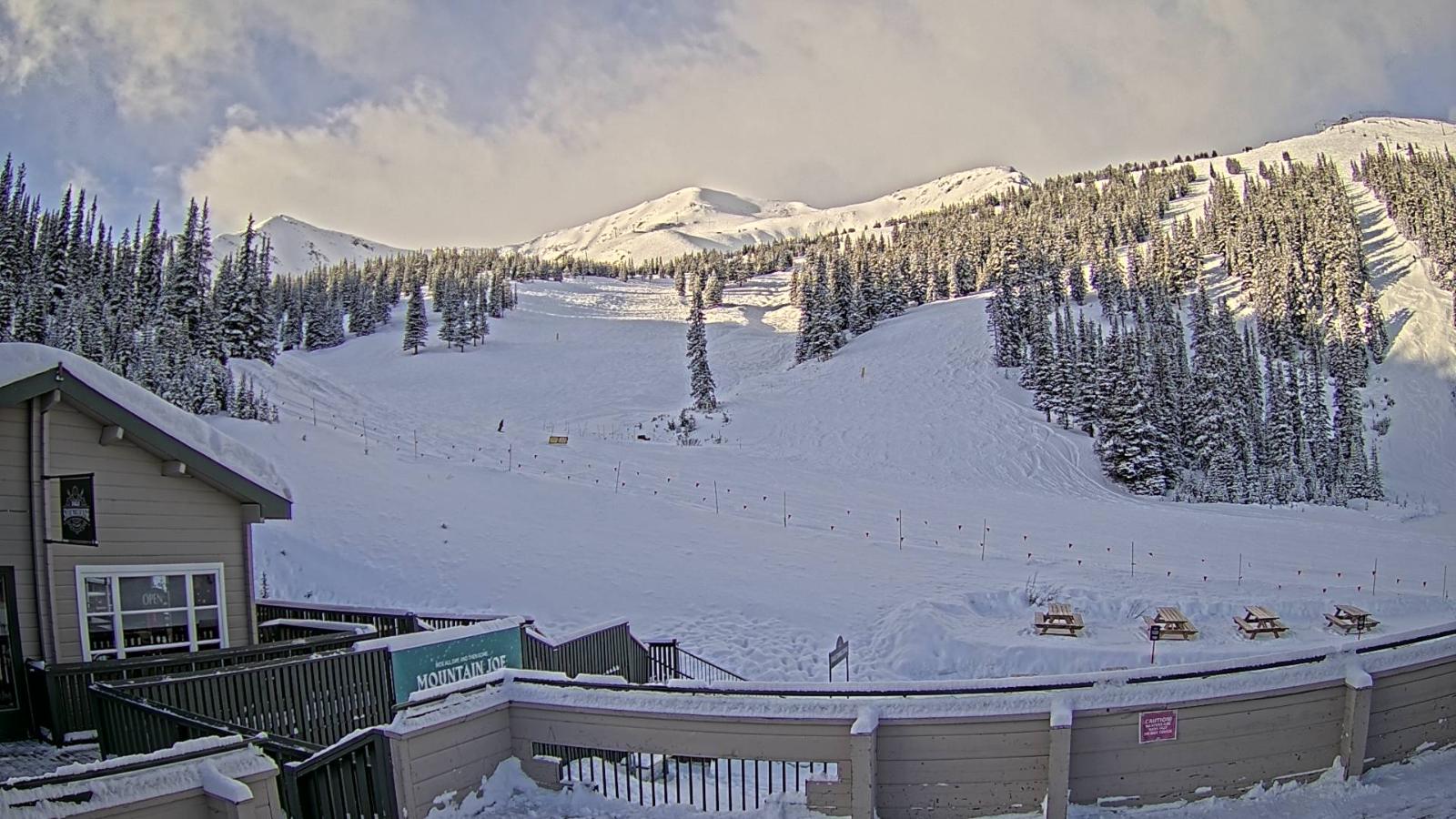 Webcam Marmot Basin: Mid Mountain