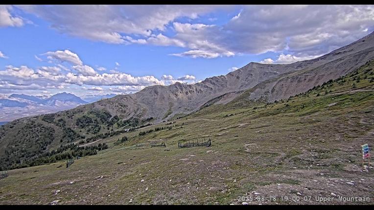 Webcam Marmot Basin: Upper Mountain