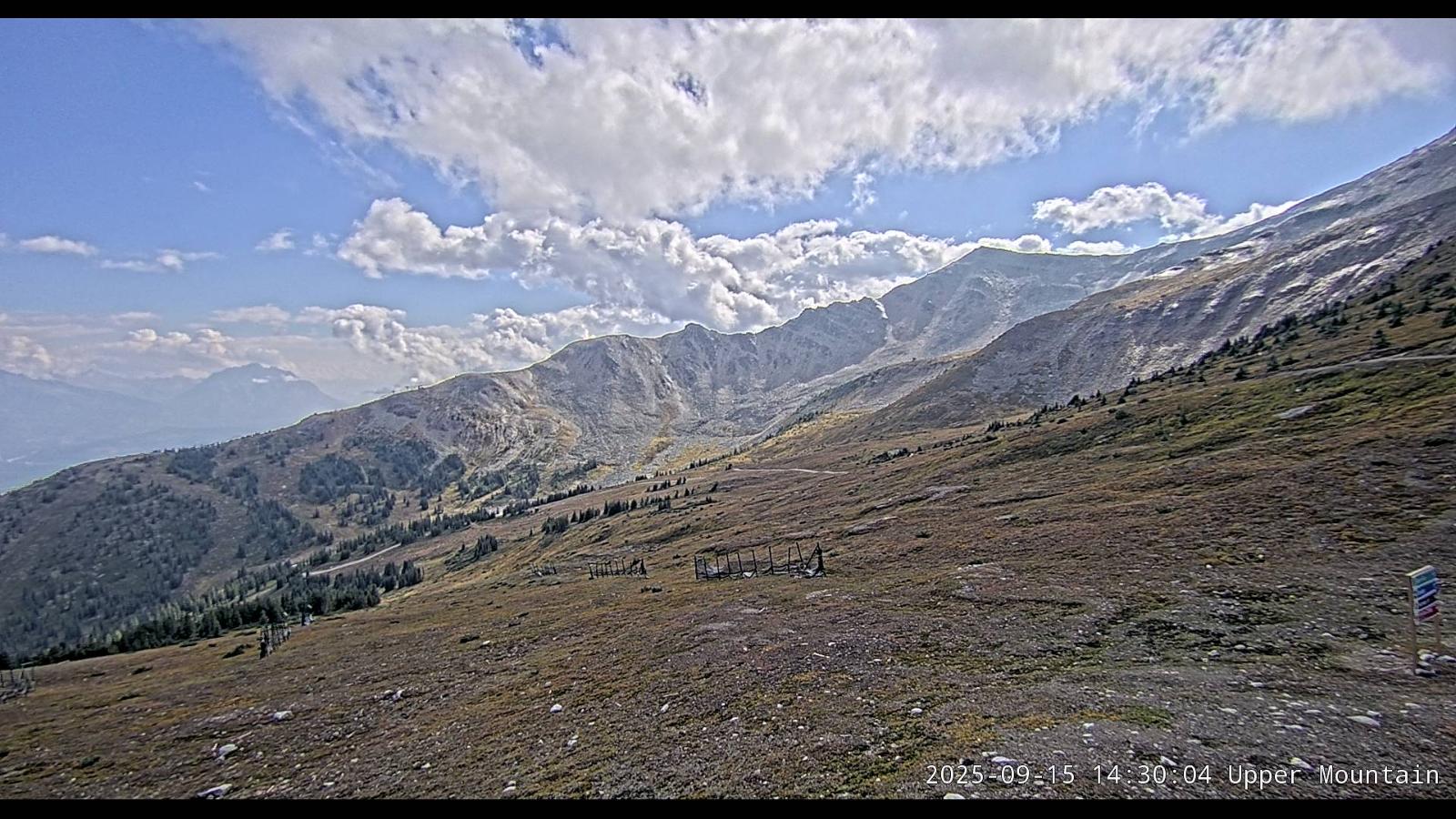 Webcam Marmot Basin: Upper Mountain