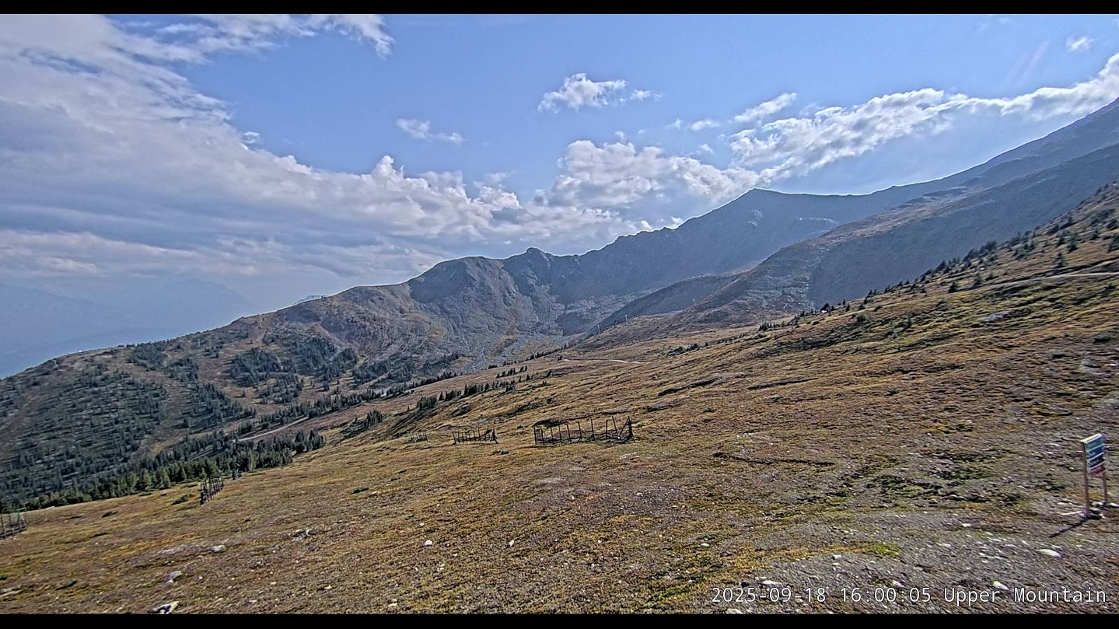 Webcam Marmot Basin: Upper Mountain