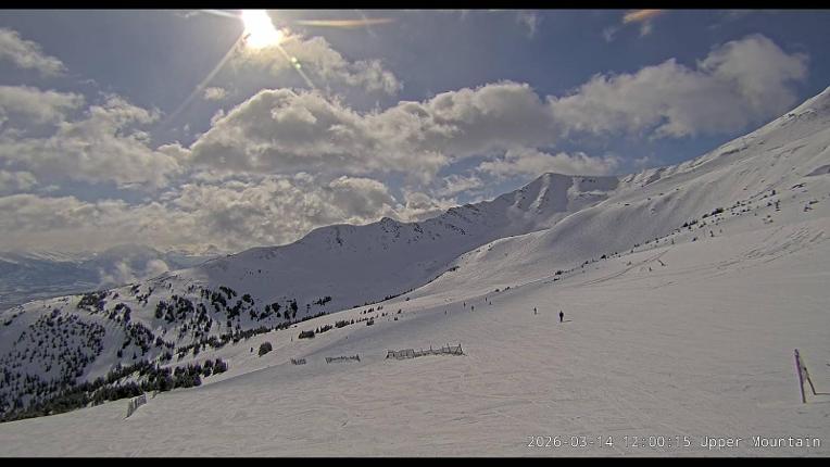 Webcam Marmot Basin: Upper Mountain