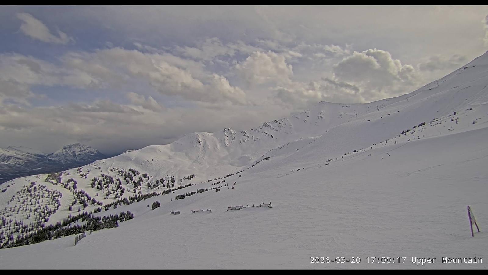Webcam Marmot Basin: Upper Mountain