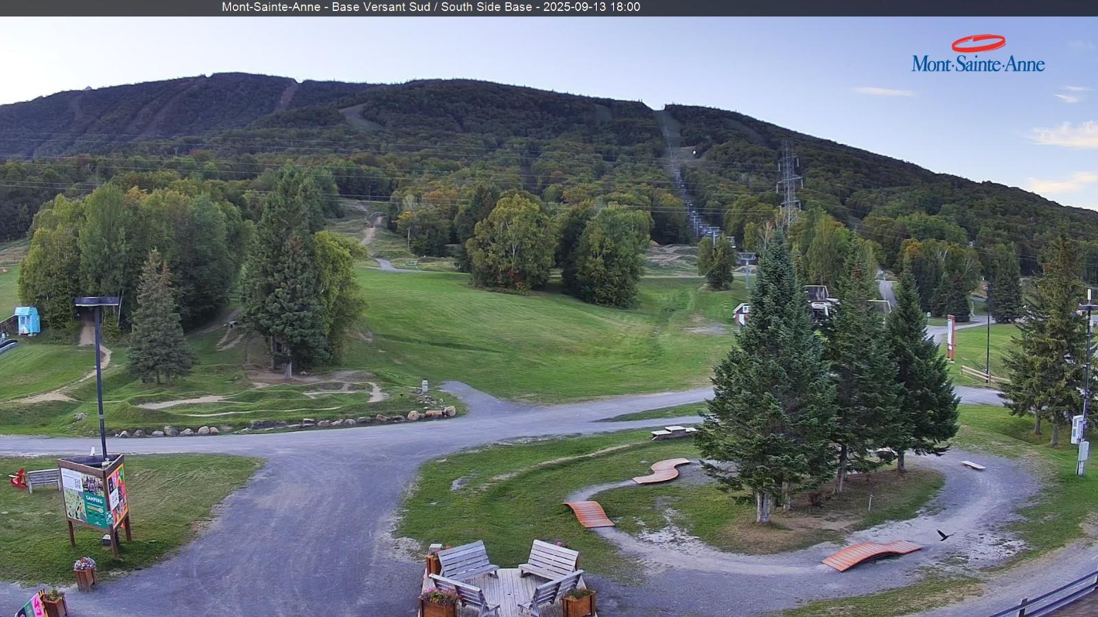 Webcam Mont-Sainte-Anne: Base de la Montagne