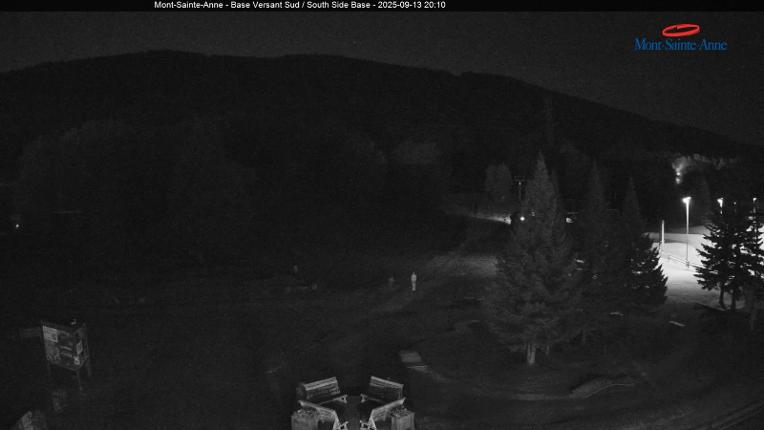 Webcam Mont-Sainte-Anne: Base de la Montagne