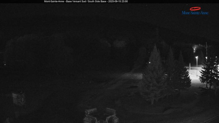 Webcam Mont-Sainte-Anne: Base de la Montagne