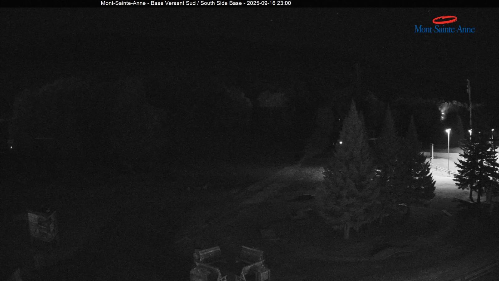 Webcam Mont-Sainte-Anne: Base de la Montagne