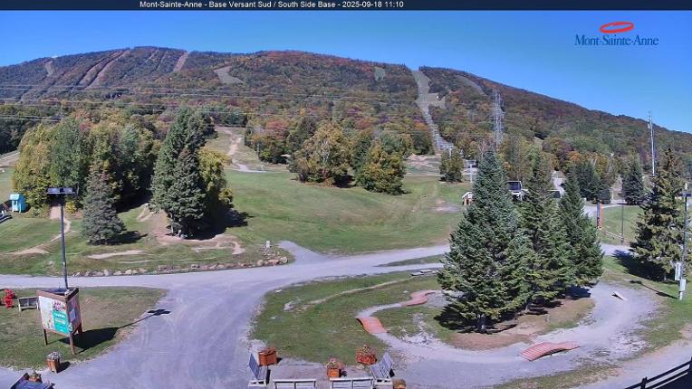 Webcam Mont-Sainte-Anne: Base de la Montagne
