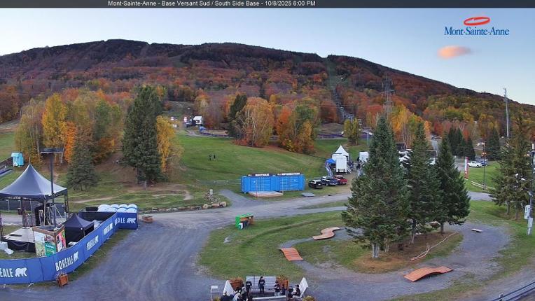 Webcam Mont-Sainte-Anne: Base de la Montagne
