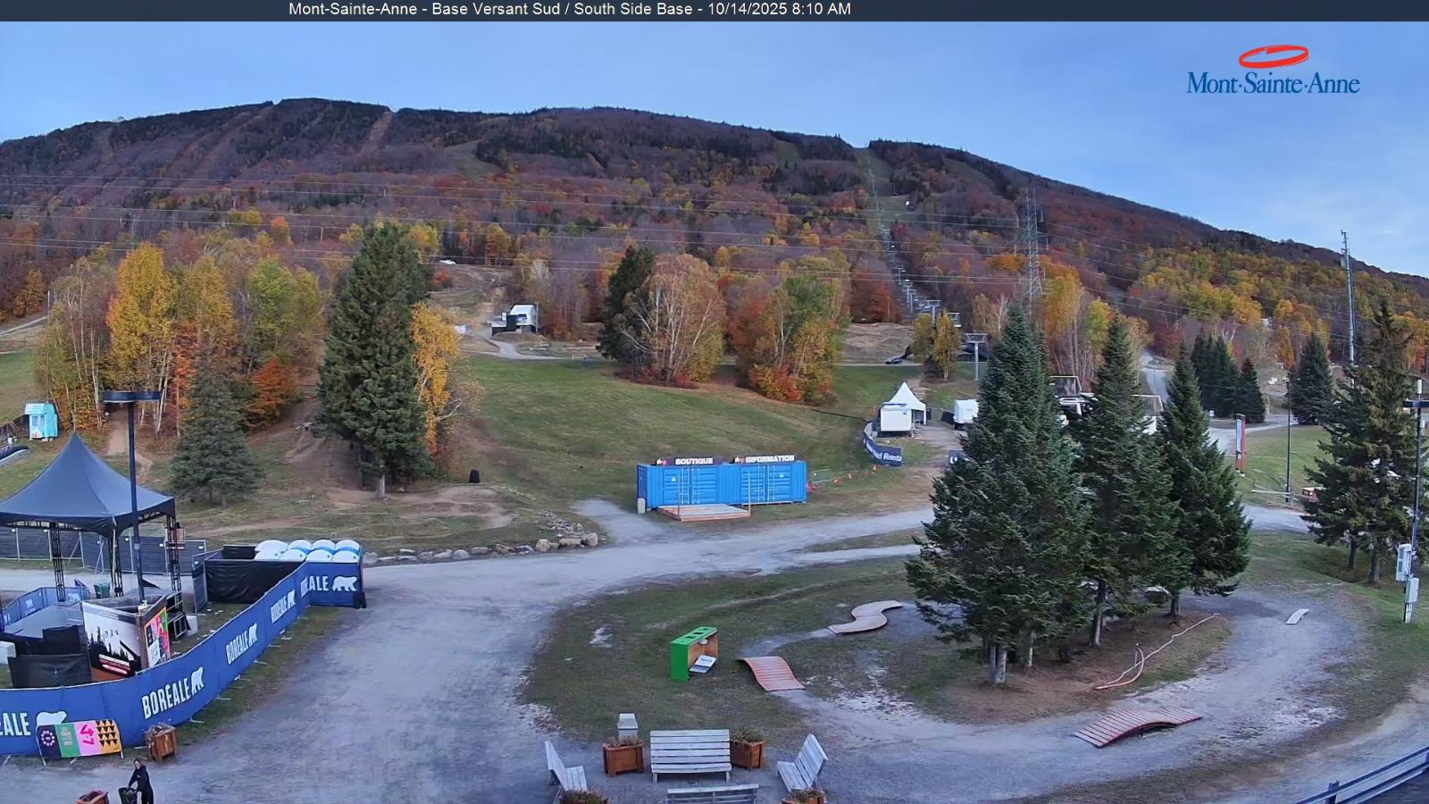 Webcam Mont-Sainte-Anne: Base de la Montagne