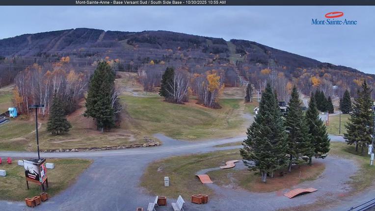 Webcam Mont-Sainte-Anne: Base de la Montagne
