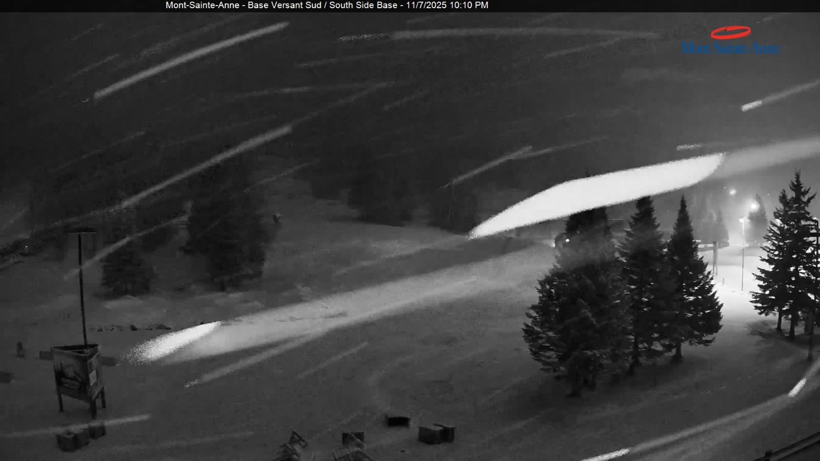 Webcam Mont-Sainte-Anne: Base de la Montagne