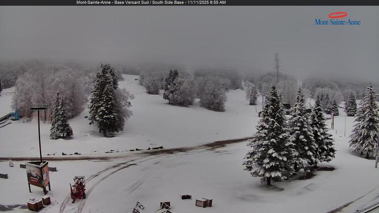 Webcam Mont-Sainte-Anne: Base de la Montagne