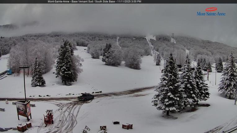 Webcam Mont-Sainte-Anne: Base de la Montagne