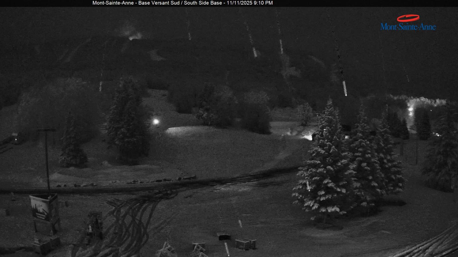 Webcam Mont-Sainte-Anne: Base de la Montagne