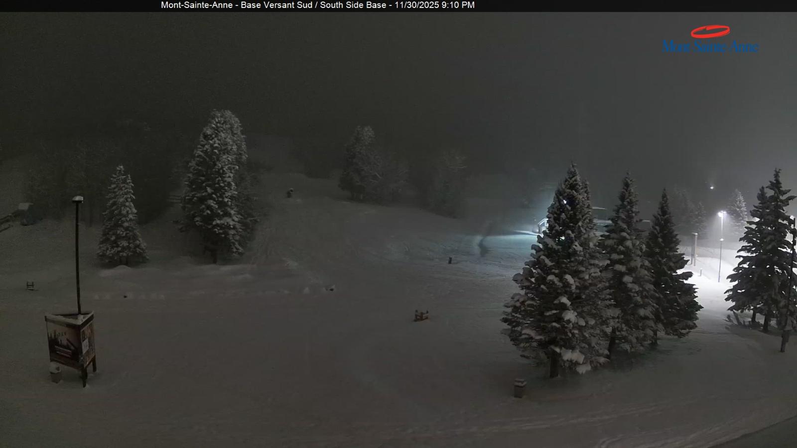 Webcam Mont-Sainte-Anne: Base de la Montagne