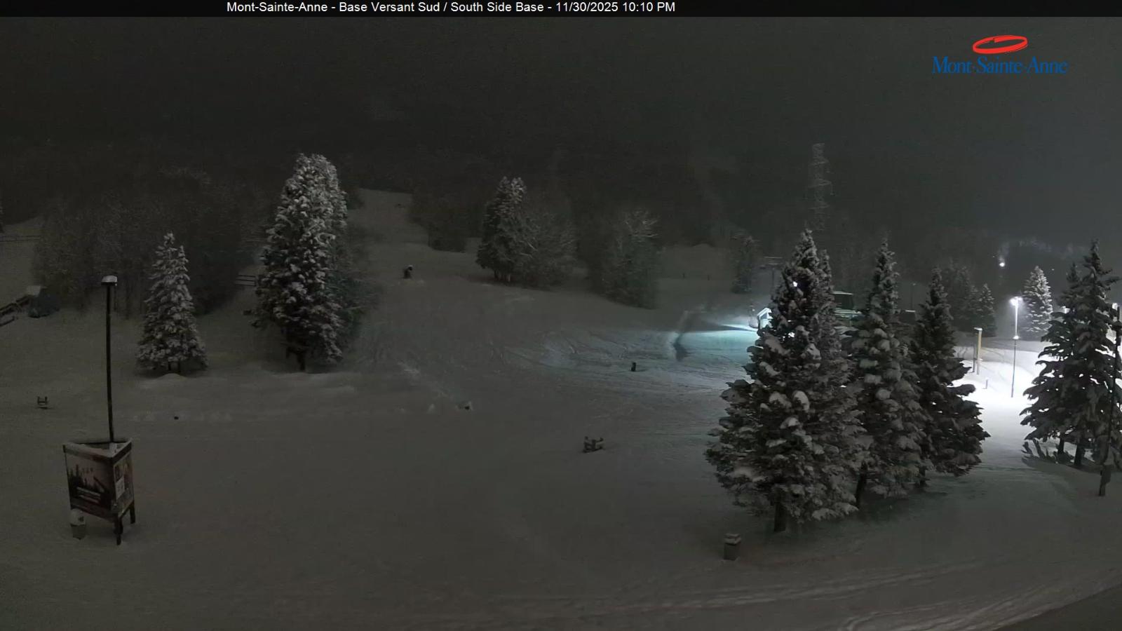 Webcam Mont-Sainte-Anne: Base de la Montagne