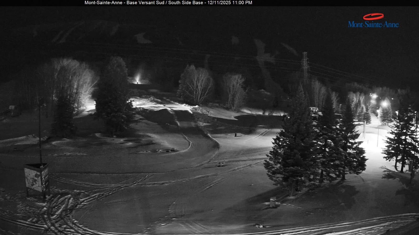 Webcam Mont-Sainte-Anne: Base de la Montagne