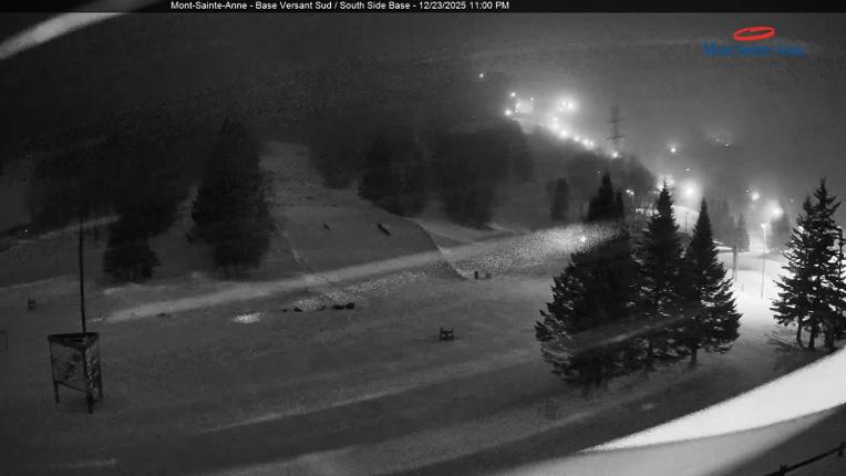 Webcam Mont-Sainte-Anne: Base de la Montagne