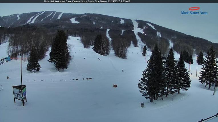 Webcam Mont-Sainte-Anne: Base de la Montagne