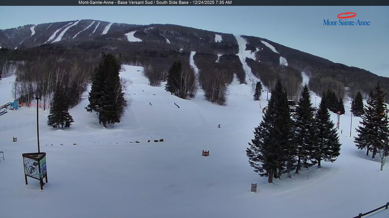 Webcam Mont-Sainte-Anne: Base de la Montagne
