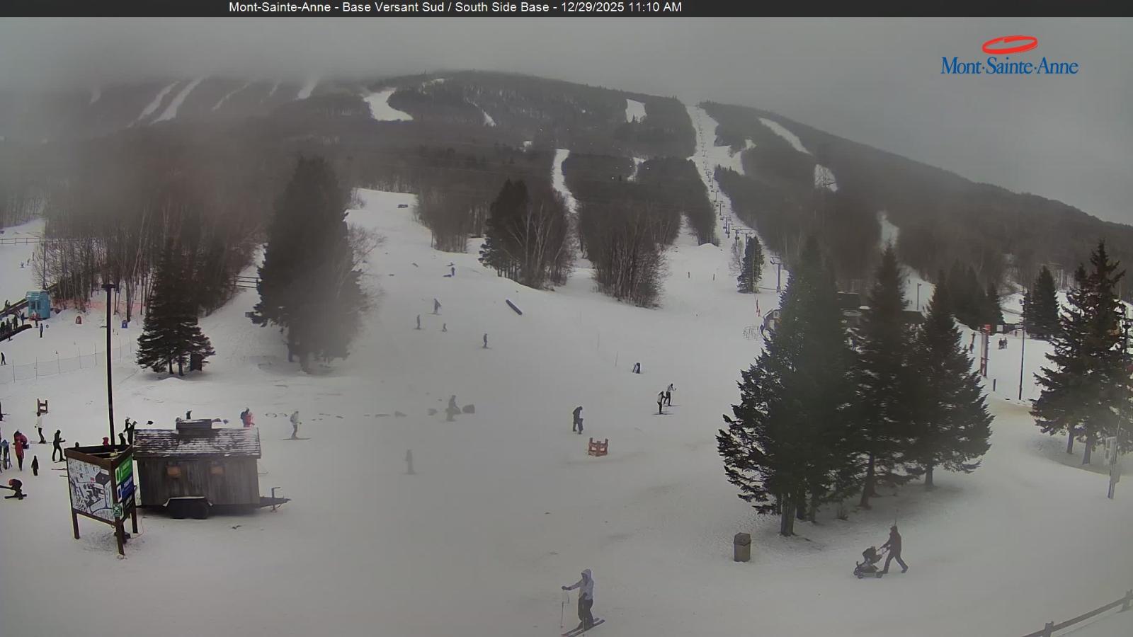 Webcam Mont-Sainte-Anne: Base de la Montagne