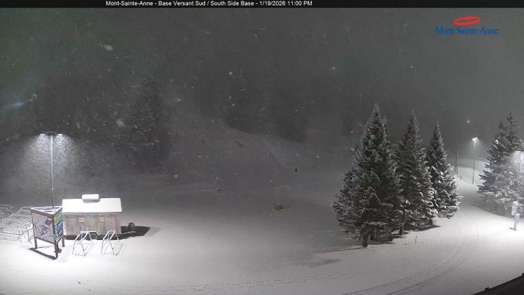 Webcam Mont-Sainte-Anne: Base de la Montagne