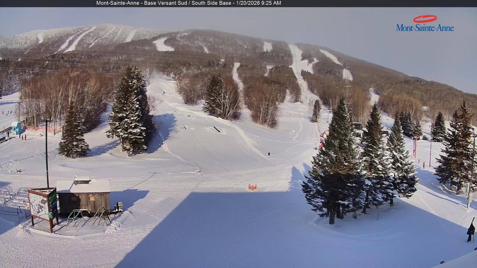 Webcam Mont-Sainte-Anne: Base de la Montagne