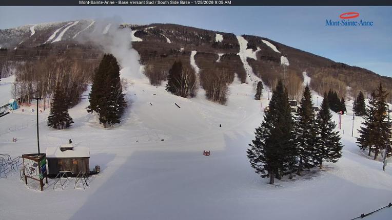 Webcam Mont-Sainte-Anne: Base de la Montagne