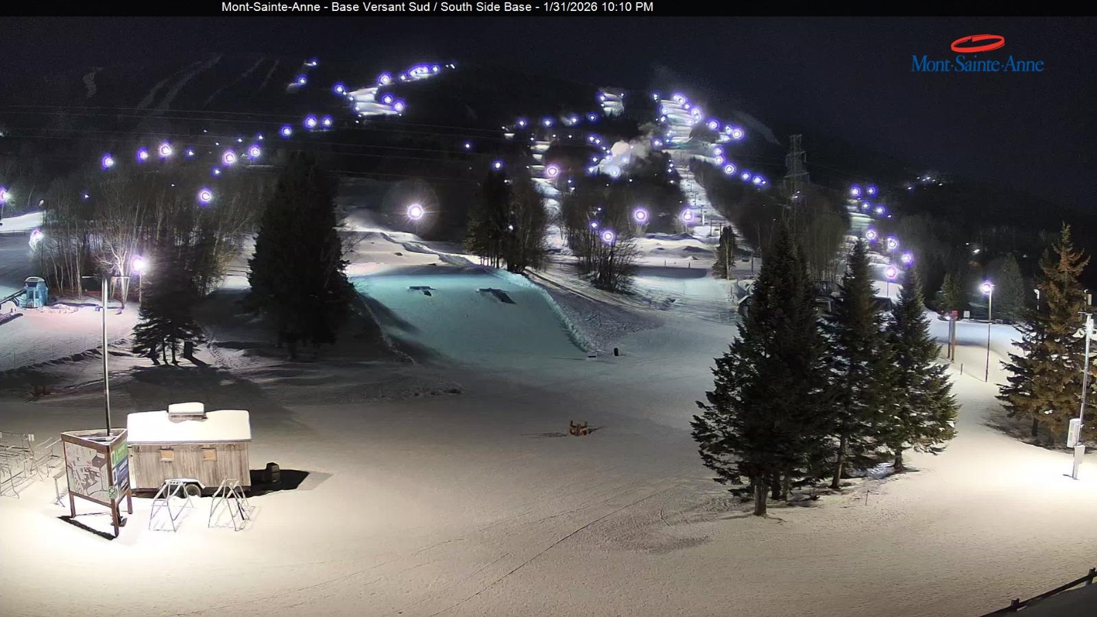 Webcam Mont-Sainte-Anne: Base de la Montagne