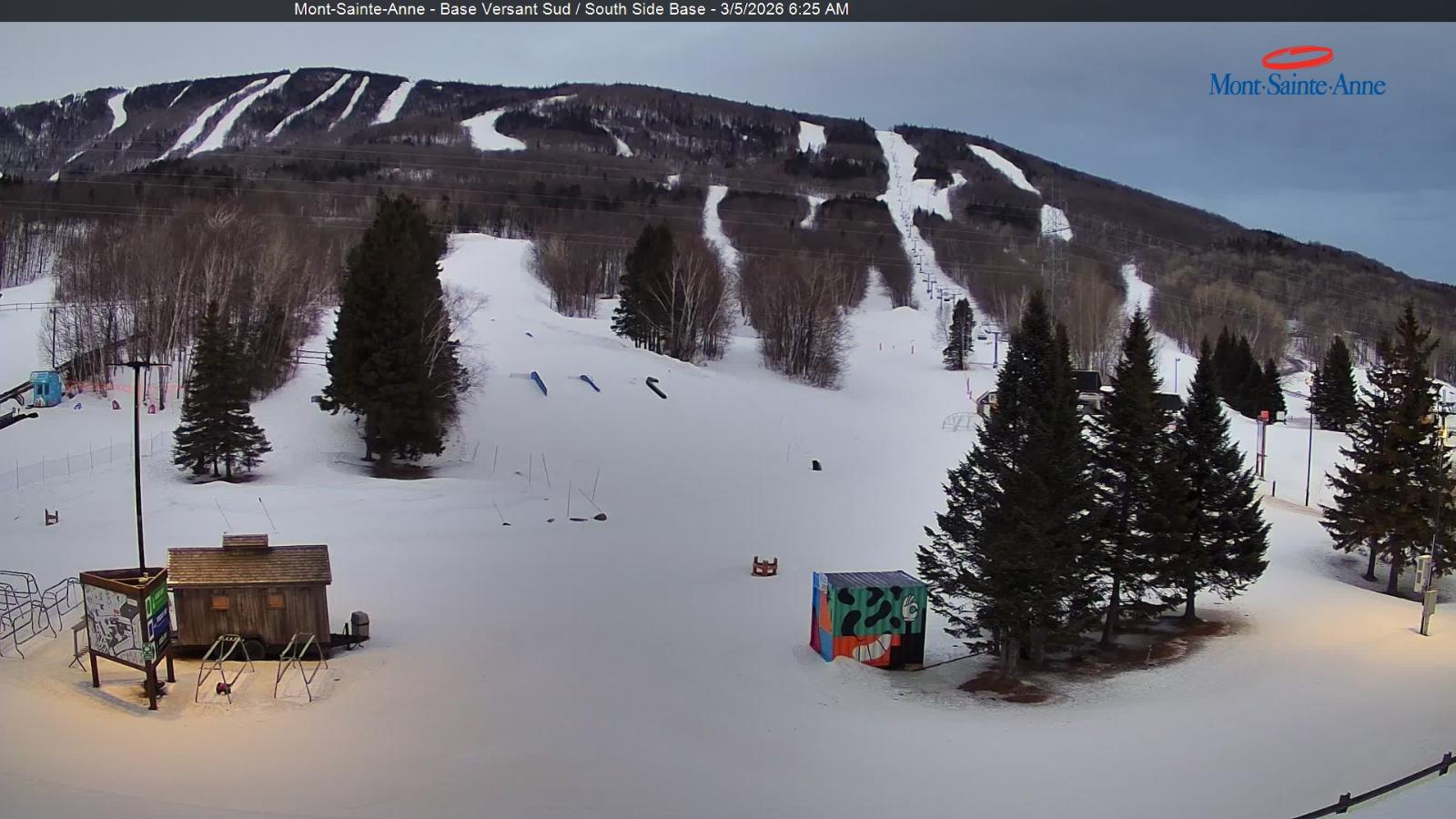 Webcam Mont-Sainte-Anne: Base de la Montagne