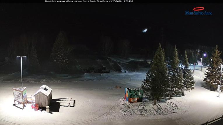 Webcam Mont-Sainte-Anne: Base de la Montagne