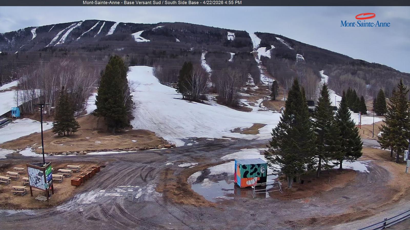 Webcam Mont-Sainte-Anne: Base de la Montagne
